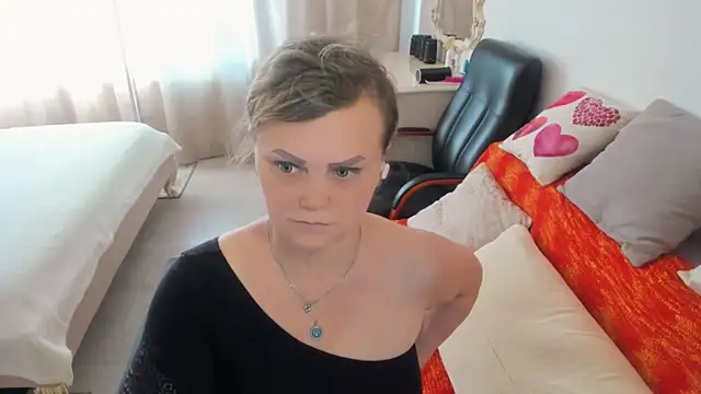 MildMature webcam