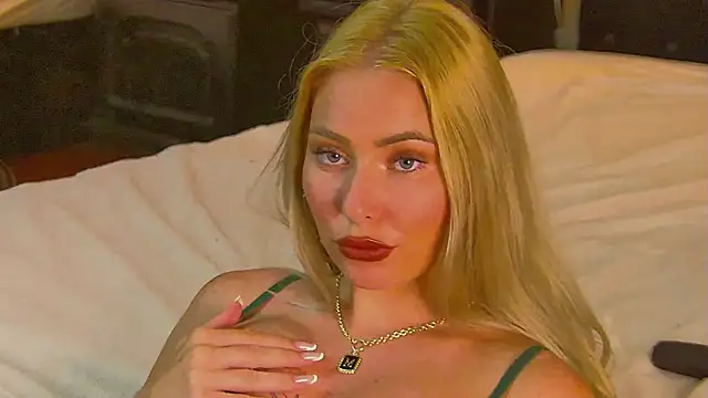 MisshaNight webcam