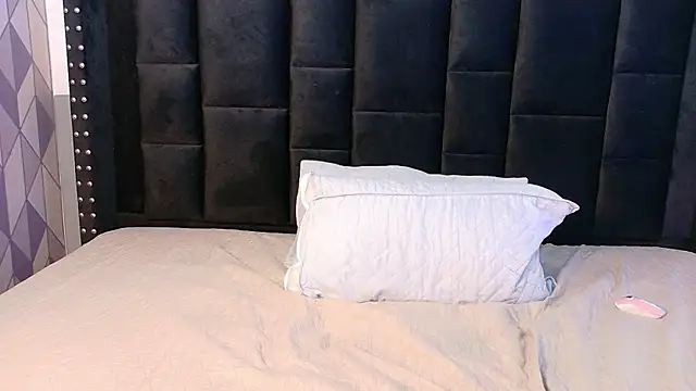 petitelittleebony webcam