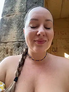 Mona_Plus webcam