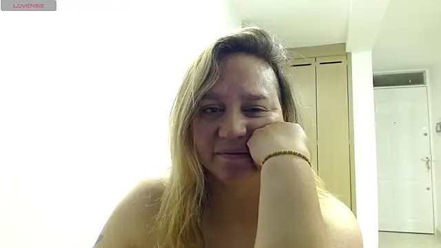 LauraReeves webcam