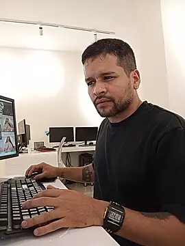 LucasGaeel webcam