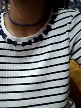 Jyoti-Love-143 webcam