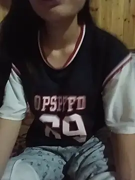 Hilary-123 webcam