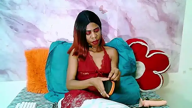 EbonySweetPeach webcam