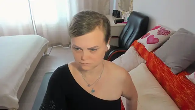 MildMature live cam on StripChat
