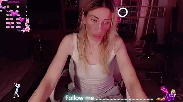 AnnieGOld_ webcam
