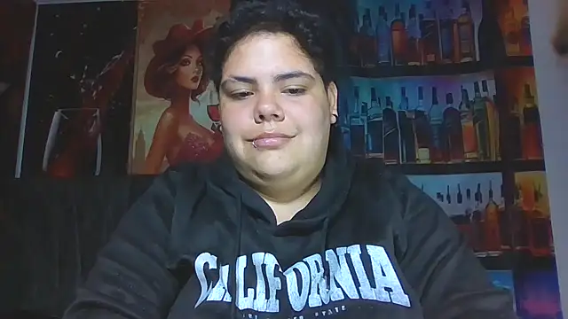 Hailey_Curvy webcam