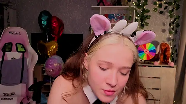 luna_cross webcam