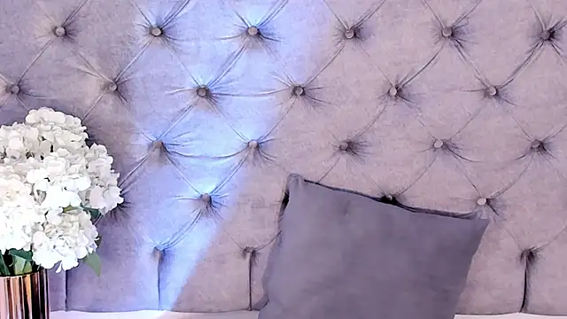 LiiaBloom webcam