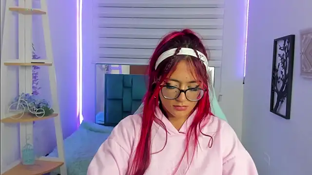 Sara_Red_X webcam