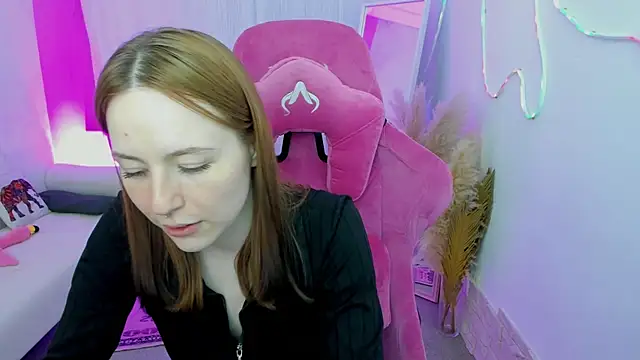 DamnWitchh webcam