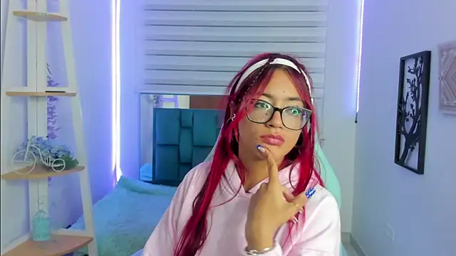 Sara_Red_X webcam