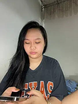 Almira6868 webcam