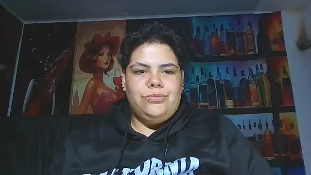 Hailey_Curvy webcam