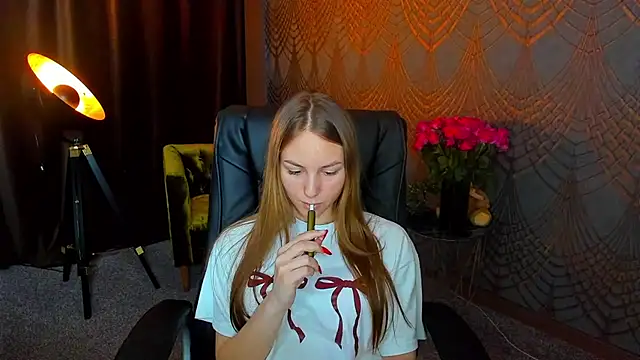 MilaAddams webcam