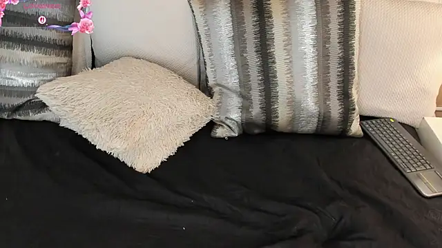 NaylaGrey webcam