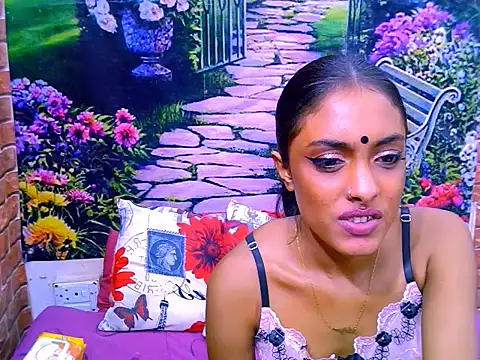 IndianPretty14u2Luv webcam