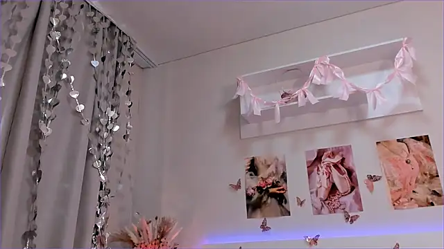 Milly_Lane webcam