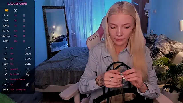 AnyaTaylor_ webcam
