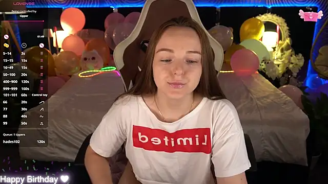 FoxyShy live cam on StripChat