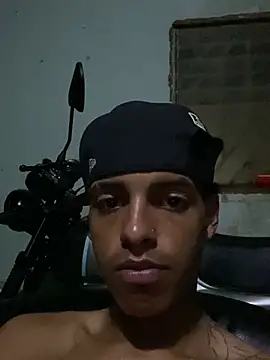 Aleexxx_2005 webcam