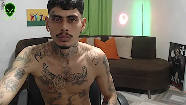 alpha_zom's live cam