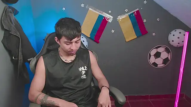 ALPHA_LATINO live sex cam