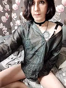 Model: MickeQuinee
