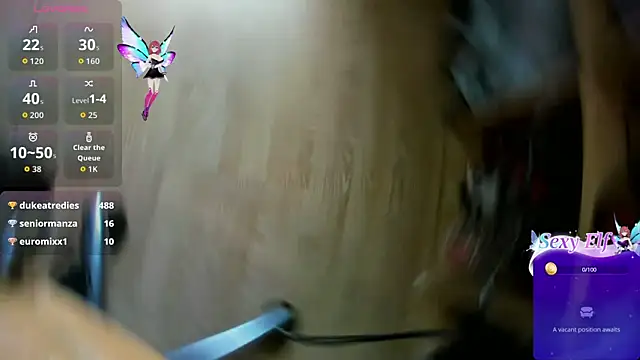 ErlinaBuoy live cam on StripChat