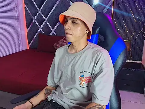 cameron_lux77 webcam