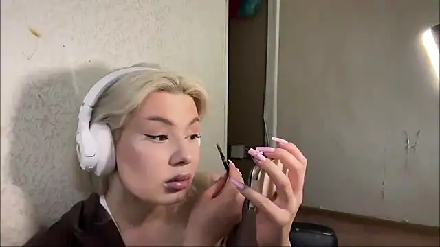SpotlessParaffin webcam