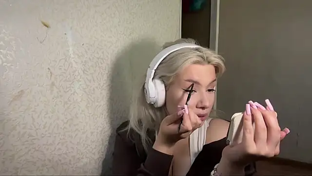 SpotlessParaffin webcam