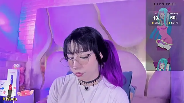 NaniiSisy live cam on StripChat