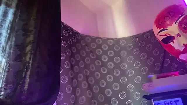 Guyst049 live cam on StripChat