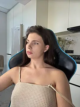 CurlyLara live sex cam