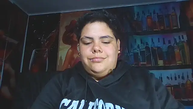 Hailey_Curvy webcam