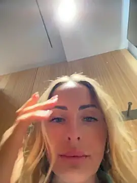 EmaSalis 😯 free nude stream