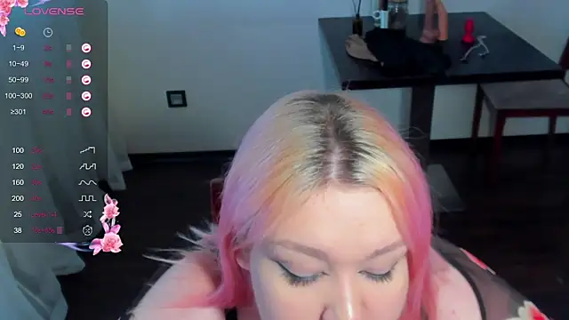 LilyBelll webcam