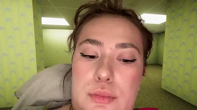 SKIBIDIBETTY webcam