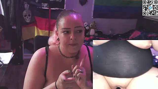 DarkBunnyPlay webcam