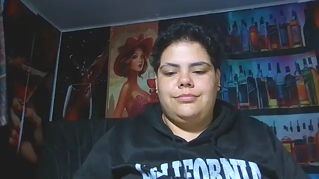 Hailey_Curvy webcam