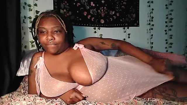goddessnelle webcam