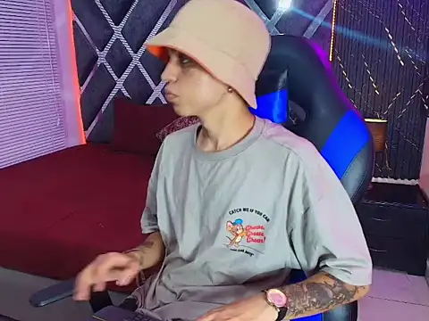cameron_lux77 webcam