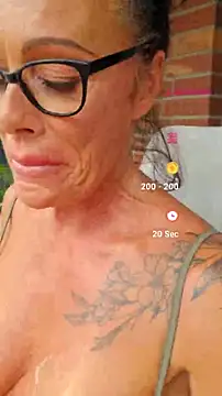 Misses-Cougar webcam