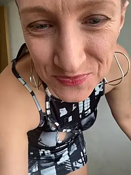 UmaTruewoman webcam