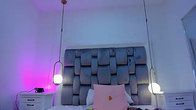 OnlyGia webcam