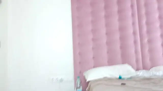 LunaLeonCoupleWife webcam