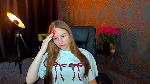 MilaAddams webcam