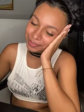 Eloise_aksnes webcam